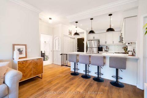 Photo 10 at 309 - 1 Maison Parc Court, Lakeview Estates, Vaughan