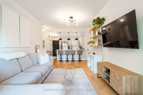 Photo 17 at 309 - 1 Maison Parc Court, Lakeview Estates, Vaughan