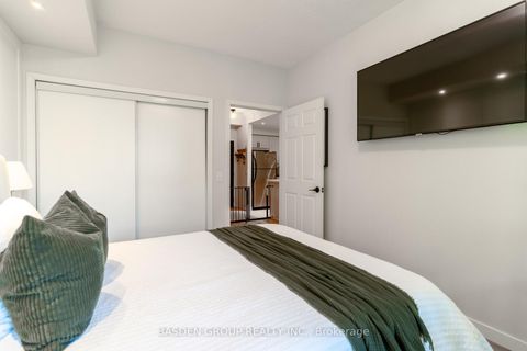 Photo 23 at 309 - 1 Maison Parc Court, Lakeview Estates, Vaughan