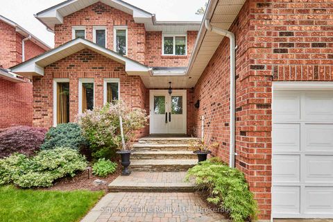 Photo 2 at 4 Camor Court, Highland Creek, Toronto