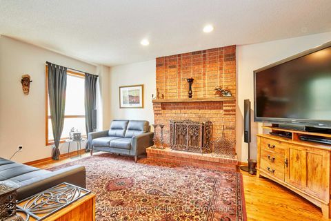 Photo 14 at 4 Camor Court, Highland Creek, Toronto