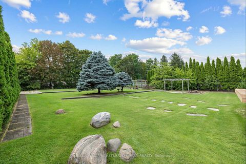 Photo 31 at 18 Yongeview Avenue, South Richvale, Richmond Hill