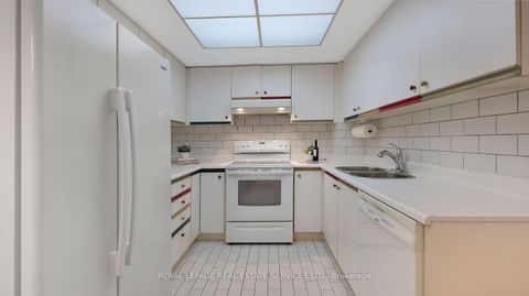 Photo 4 at 616 - 215 The Donway W, Don Mills, Toronto