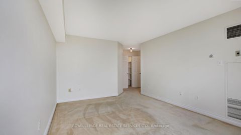 Photo 8 at 616 - 215 The Donway W, Don Mills, Toronto