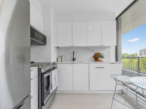 Photo 17 at 401 - 10 Avoca Avenue, Moore Park, Toronto