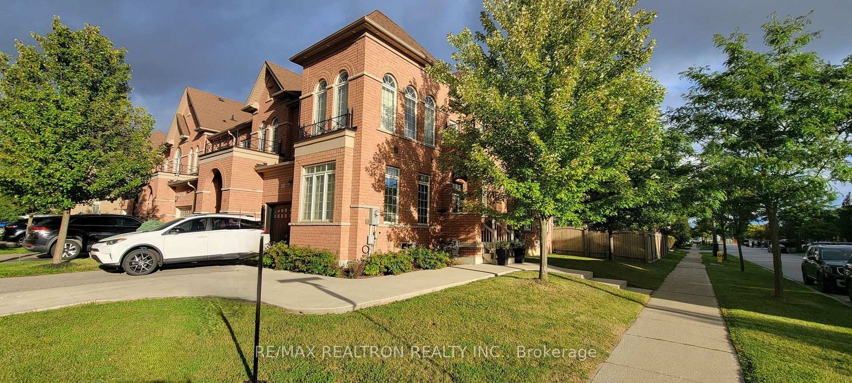 119 Lindbergh Drive, Vellore Village, Vaughan photo 5