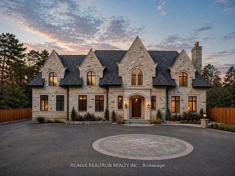 Photo 2 at 138 Centre Street, Uplands, Vaughan