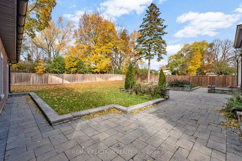 Photo 8 at 138 Centre Street, Uplands, Vaughan