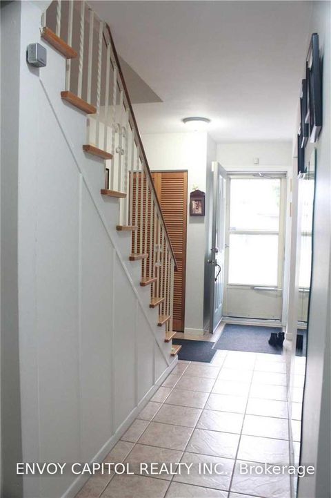 Photo 2 at 14 Faulkner Crescent, Humbermede, Toronto