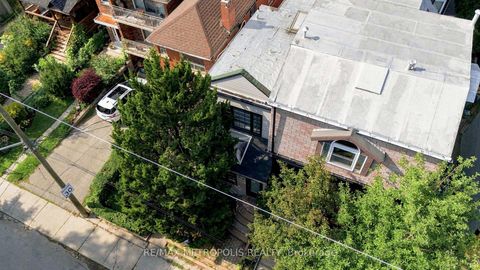 Photo 4 at 24 Marion Street, Roncesvalles, Toronto