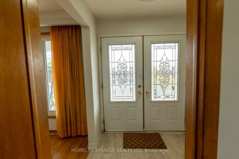 Photo 4 at 12 Brubeck Road, Humbermede, Toronto