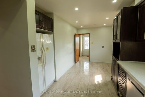 Photo 35 at 12 Brubeck Road, Humbermede, Toronto