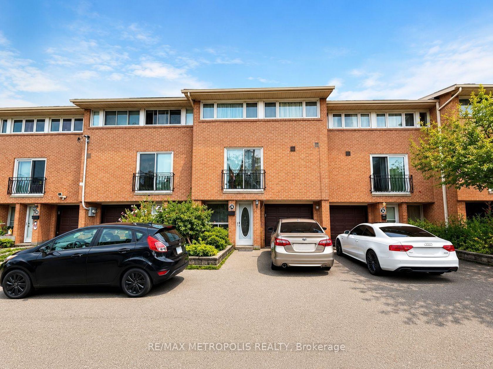24 Enclave Mews, York University Heights, Toronto photo 8