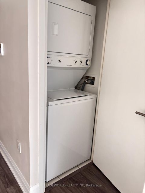Photo 7 at 508 - 160 Vanderhoof Avenue, Thorncliffe Park, Toronto