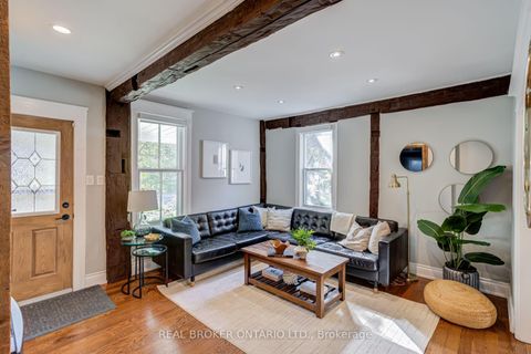 Photo 4 at 30 Elizabeth Street S, Mill Pond, Richmond Hill