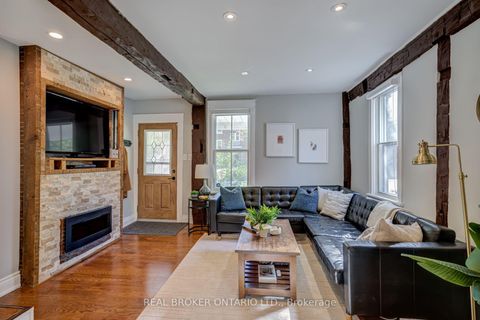 Photo 5 at 30 Elizabeth Street S, Mill Pond, Richmond Hill