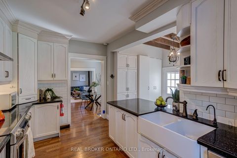 Photo 12 at 30 Elizabeth Street S, Mill Pond, Richmond Hill