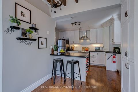 Photo 13 at 30 Elizabeth Street S, Mill Pond, Richmond Hill