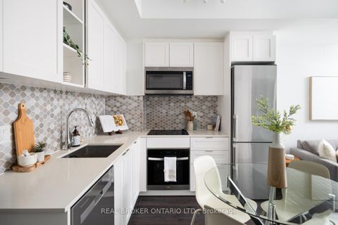 Photo 5 at 528 - 543 Richmond Street W, Waterfront Communities C1, Toronto