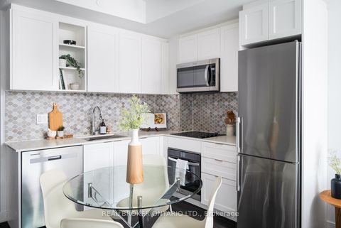 Photo 6 at 528 - 543 Richmond Street W, Waterfront Communities C1, Toronto