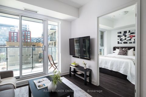 Photo 10 at 528 - 543 Richmond Street W, Waterfront Communities C1, Toronto
