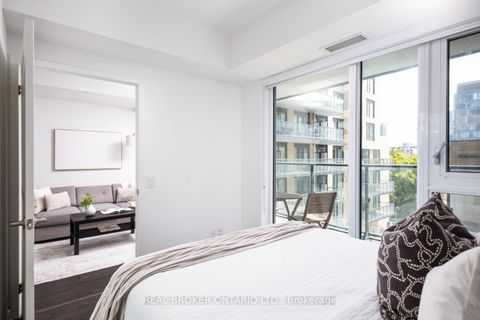 Photo 14 at 528 - 543 Richmond Street W, Waterfront Communities C1, Toronto