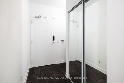 Photo 18 at 528 - 543 Richmond Street W, Waterfront Communities C1, Toronto
