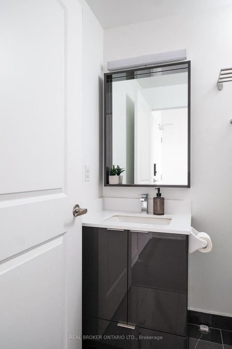 Photo 21 at 528 - 543 Richmond Street W, Waterfront Communities C1, Toronto