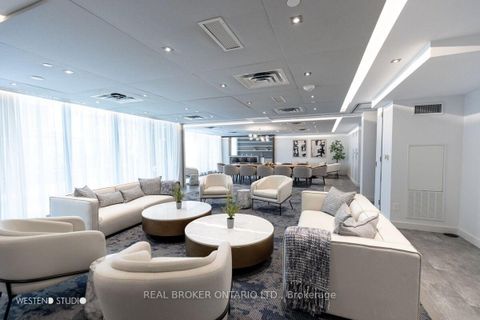 Photo 37 at 528 - 543 Richmond Street W, Waterfront Communities C1, Toronto