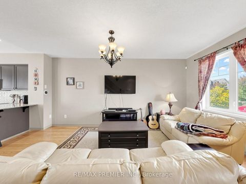 Photo 6 at 95 John Bell Crescent, Birchmount, Toronto