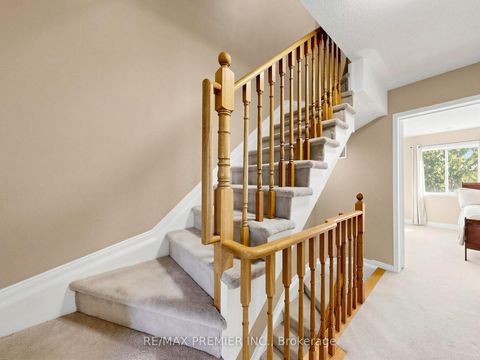Photo 11 at 95 John Bell Crescent, Birchmount, Toronto