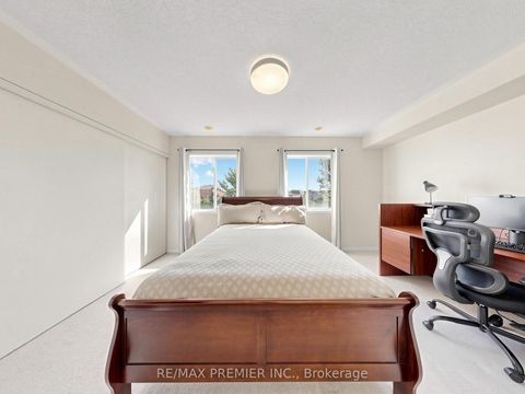 Photo 13 at 95 John Bell Crescent, Birchmount, Toronto