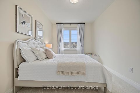 Photo 30 at 41 West Village Lane, Angus Glen, Markham