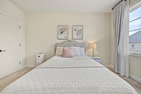 Photo 31 at 41 West Village Lane, Angus Glen, Markham