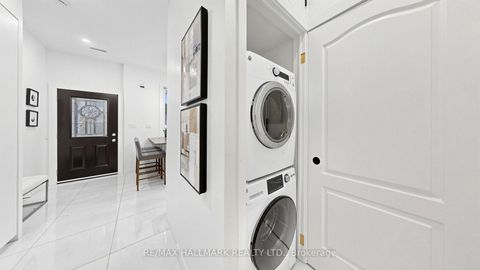 Photo 4 at 31 1/2 Granby Street, Yonge Corridor, Toronto