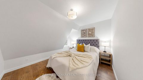 Photo 24 at 31 1/2 Granby Street, Yonge Corridor, Toronto