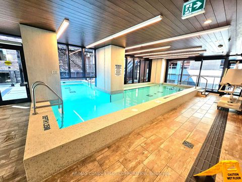 Photo 7 at 810 - 38 Widmer Street, Waterfront Communities C1, Toronto