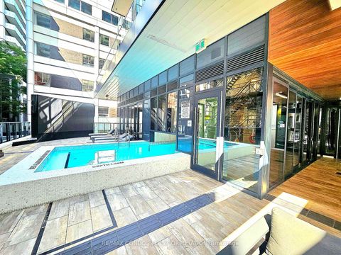 Photo 8 at 810 - 38 Widmer Street, Waterfront Communities C1, Toronto