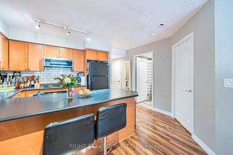 Photo 15 at 602 - 18 Stafford Street, Niagara, Toronto