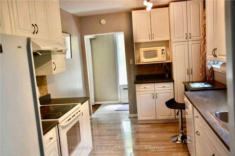 Photo 7 at 40 Brahms Avenue, Hillcrest Village, Toronto