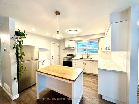 Photo 3 at 11 Daphne Crescent, Cundles East, Barrie