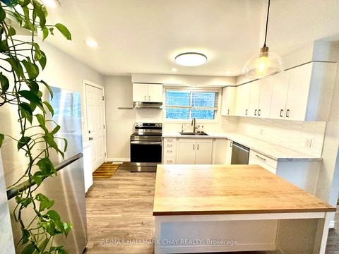 Photo 5 at 11 Daphne Crescent, Cundles East, Barrie