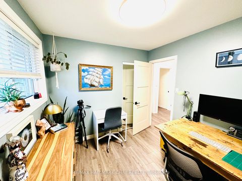 Photo 10 at 11 Daphne Crescent, Cundles East, Barrie