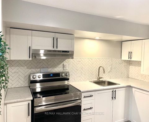 Photo 13 at 11 Daphne Crescent, Cundles East, Barrie