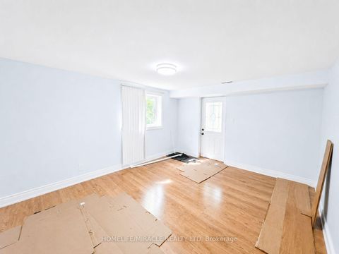 Photo 18 at 14178 Yonge Street, Aurora Estates, Aurora
