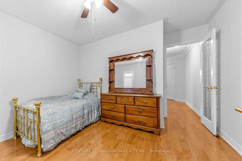 Photo 19 at 28 Herzberg Gardens, York University Heights, Toronto