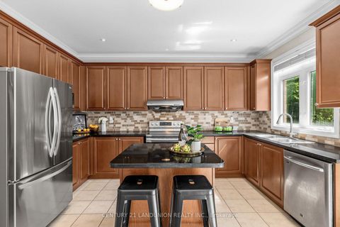 Photo 8 at 21 Hendel Drive, Patterson, Vaughan