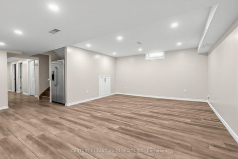 Photo 16 at 21 Hendel Drive, Patterson, Vaughan