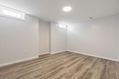 Photo 17 at 21 Hendel Drive, Patterson, Vaughan