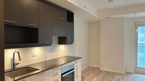 Photo 6 at 402 - 30 Nelson Street, Waterfront Communities C1, Toronto